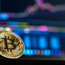 Le bitcoin est passé temporairement sous le prix de 75 000 dollars.