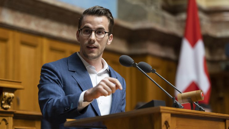 Le parlementaire zurichois PLR Andri Silberschmidt-Buhofer soutient un projet permettant aux hôpitaux et aux assureurs de convenir des tarifs indexés sur la qualité des prestations.