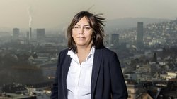 Pour Sonia Seneviratne, tous les secteurs de l'économie doivent se réinventer. «Il faudrait que chaque entreprise diminue ses émissions de 5 à 10% chaque année, et ce, dès maintenant.»