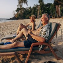 Peu importe que ce soit le désert de Dubaï ou la plage de l’île Maurice: ceux et celles qui veulent faire le plein de soleil à l'âge de la retraite ont le choix des destinations.
