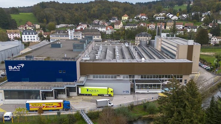 C'est à la quasi-unanimité que le personnel de l'usine BAT de Boncourt (JU) a mandaté les syndicats Unia et Syna pour les représenter lors de la procédure de consultation.