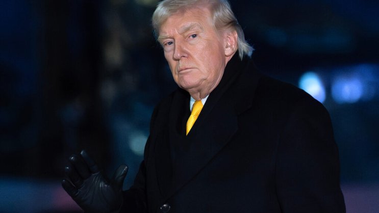 Une nouvelle salve de Donald Trump met en péril un projet de pont - dont le chantier a déjà débuté - entre le Canada et les Etats-Unis.