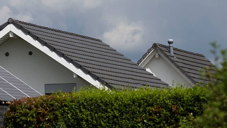 Sous l'effet du relèvement des taux d'intérêt, la demande pour l'immobilier résidentiel en propriété a ralenti en début d'année, après la poussée observée en 2021 et en 2022. (archives)
