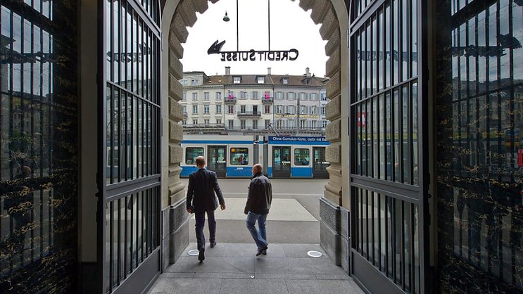 L'impact des départs continus volontaires et involontaires de collaborateurs est également un facteur d'incertitude, alors que les effectifs ont diminué de 9% depuis le troisième partiel 2022. (KEYSTONE/Steffen Schmidt)