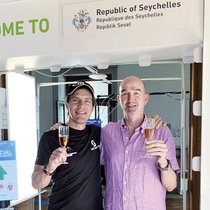 Ygor Lutz et Renaud Irminger, cofondateurs de Travizory, inaugurent leur première destination: les Seychelles.
