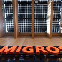 Les cessions d'actifs ont dopé le bénéfice du groupe Migros, ce dernier bondissant à 1,13 milliard de francs, contre 419 millions lors de l'exercice précédent (archives).