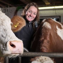 Anne Chenevard gère une exploitation d’une quarantaine de vaches à Corcelles-le-Jorat.