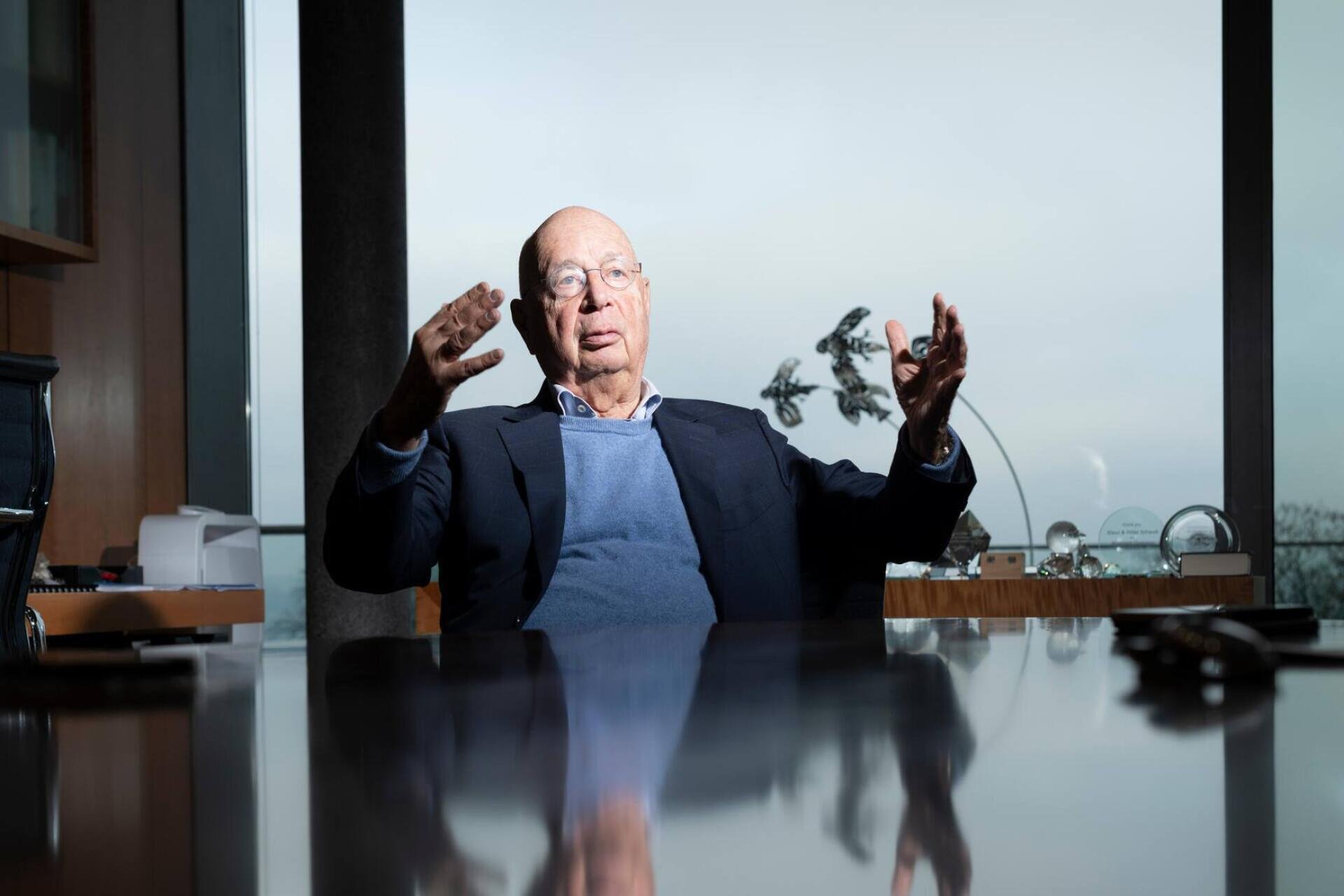 Le fondateur du WEF, Klaus Schwab, s'inquiète que le Forum ne devienne qu'un simple organisateur de conférences à but purement commercial.