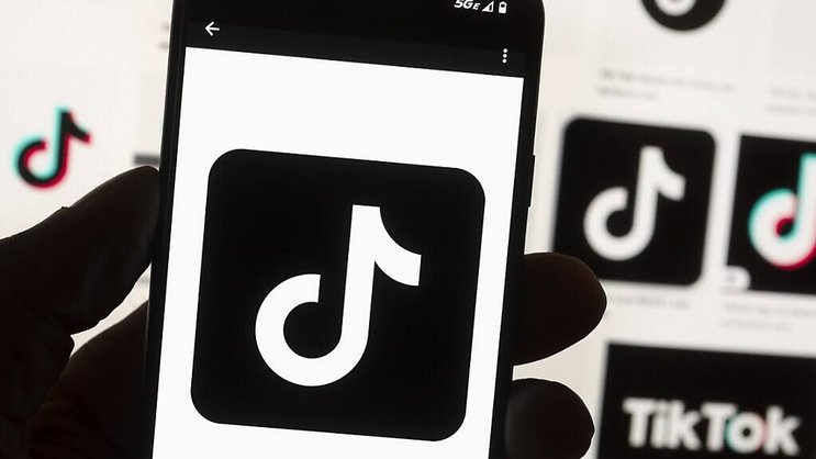 Des pièces virtuelles, convertibles en carte-cadeau, en échange du visionnage de vidéo... TikTok, propriété du groupe chinois ByteDance, a lancé son nouveau service controversé en France et en Espagne fin mars. (archives)