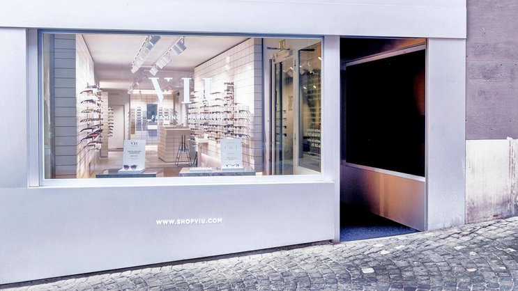 Tous les magasins VIU (ici l’enseigne de Lausanne) ont un design très épuré.