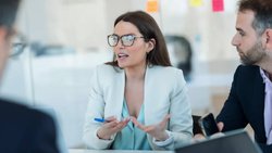 Si l'on se concentre sur ses points forts et que l'on met en avant les prestations qui ont permis à l'entreprise de progresser, on peut plus facilement justifier une augmentation de salaire.