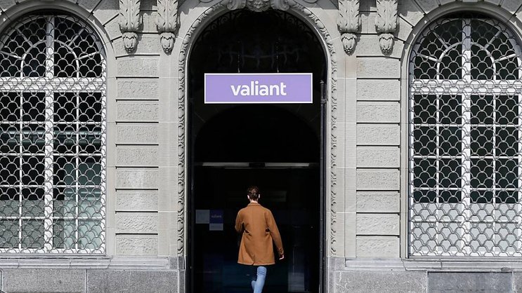 Les récentes baisses de taux par la Banque nationale suisse (BNS) ont entraîné un repli du résultat brut des opérations d'intérêts (archives).