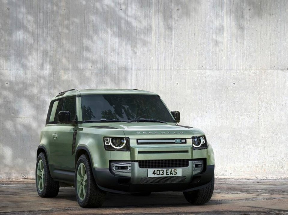 Land-Rover-1