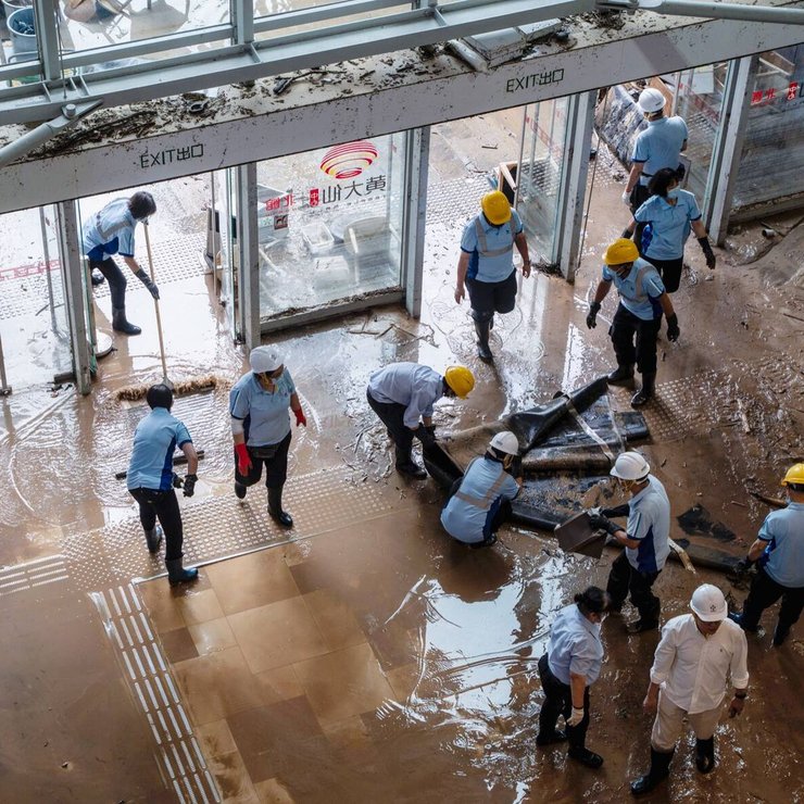Les catastophes naturelles se multiplient comme ici à Hong Kong, où les inondations dans le delta de la rivière Pearl ont causé pour 400 millions de dollars de dégâts.