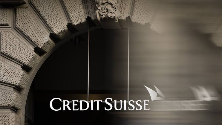 Le titre Credit Suisse chutait lourdement mercredi, pénalisé par une aversion au risque touchant le secteur bancaire et les déclarations du principal actionnaire du groupe bancaire zurichois qui a exclu tout nouveau soutien financier. (archives)