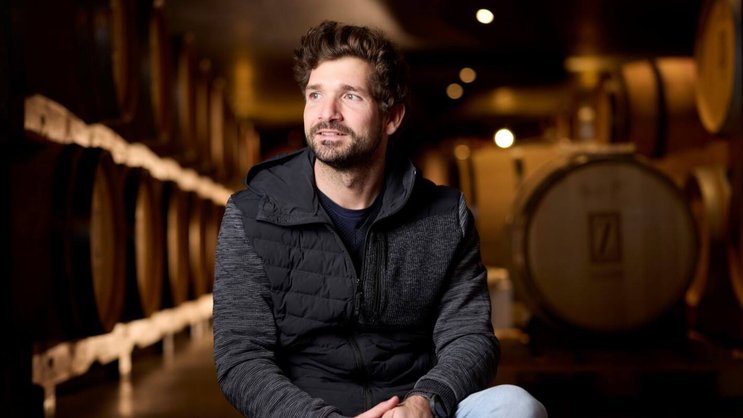 Le vigneron Maxime Dizerens, propriétaire-gérant de J. & M. Dizerens à Lutry (VD), commercialise ses premiers vins désalcoolisés, baptisés «Zero», depuis l’automne dernier.