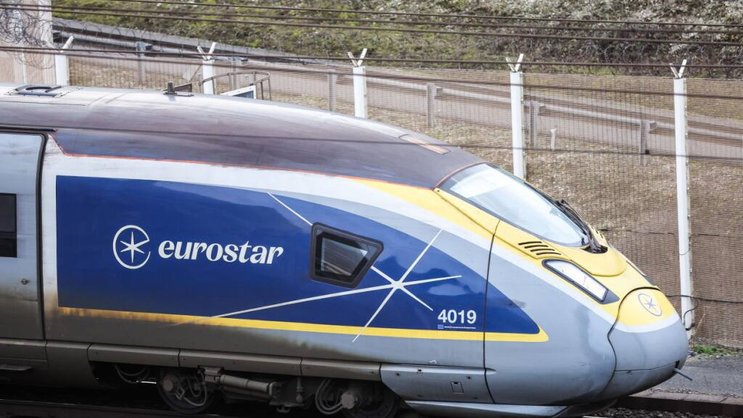 Les gens sont encouragés à prendre l'avion pour voyager en Europe, même lorsqu'il existe une liaison ferroviaire raisonnable, dénonce Greenpeace dans une étude. (photo symbolique)