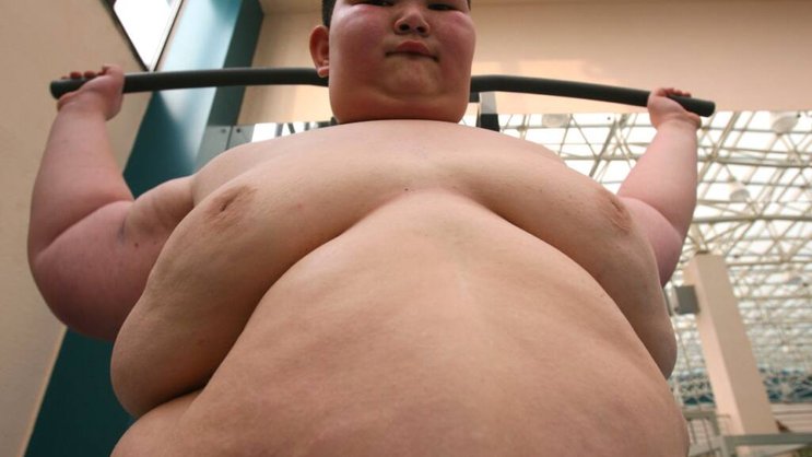 Un ado chinois obèse de 15 ans faisant de l'exercice dans le cadre d'une cure (Image d'illustration).