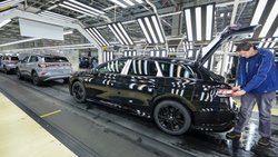 En complément des 35'000 suppressions de postes déjà annoncées fin 2024 au sein de la marque Volkswagen, des réductions toucheront également les marques de luxe Audi et Porsche ainsi que Cariad (archives).