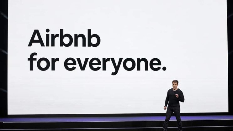 Ce recrutement intervient alors que de nombreuses grandes villes dans le monde veulent limiter les activités d'Airbnb, accusé de faire flamber le coût du logement tout en réduisant l'offre locative (archives).