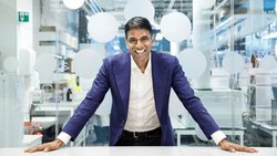 Avec 12,7 millions de francs l’an dernier, Vas Narasimhan gagne presque deux fois plus qu’à son arrivée.
