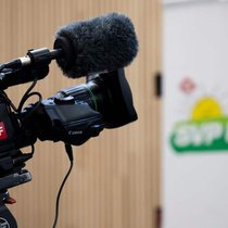 Réunis à Näfels (GL), les délégués de l'UDC ont approuvé à une large majorité l'initiative populaire "200 francs, ça suffit".
