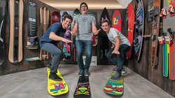 La réussite actuelle du groupe porte des prénoms, celui des trois frères Nidecker: Henry, 35 ans (à g.), Xavier, 29 ans (à dr.) et Cédric, 33 ans. Au milieu: Thierry Kunz, le directeur marketing.