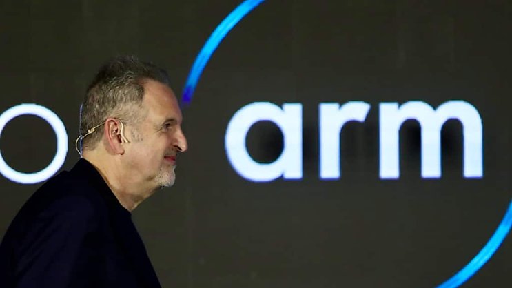 Le champion britannique des microprocesseurs, entreprise dirigée par Rene Haas, espère lever entre 4,5 et 5,2 milliards de dollars (entre 3,97 et 4,58 milliards de francs) (archives).