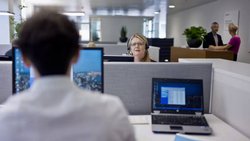 Les appels téléphoniques deviennent toujours plus rares dans les bureaux aujourd'hui.