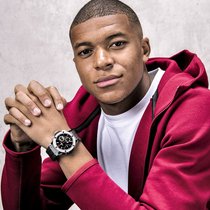 Kylian Mbappé, nouvelle égerie des montres Hublot. Un contrat qui lui rapporte 1 million d’euros par an.