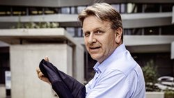Ulf Grawunder reste CEO de NBE Therapeutics et il sera responsable de la poursuite de la croissance.