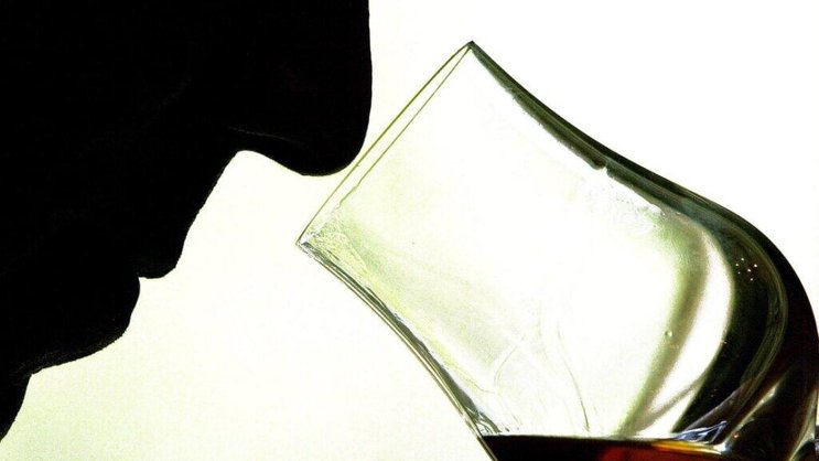 Rémy Cointreau a ajusté ses objectifs 2023/24 à la baisse après la dégringolade des ventes de cognac au troisième trimestre de son exercice décalé. (archives)