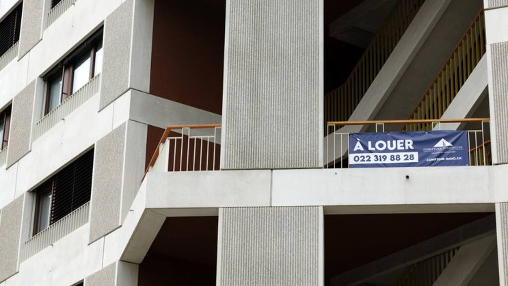 Jouant sur l'adage selon lequel ce qui est rare est cher, les prix de loyers constituent un pilier durable du renchérissement en Suisse. (archive)
