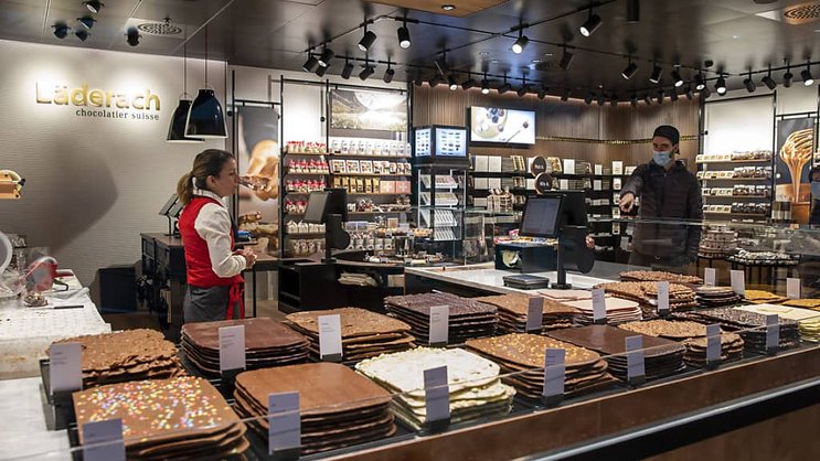 Ex-président du conseil d'administration de la chocolaterie Läderach, Jürg Läderach rejette les accusations portées contre lui. Il s'excuse en revanche auprès des victimes pour ce qu'elles ont subi au sein de l'école qu'il a créée en 1995 (photo symbolique).