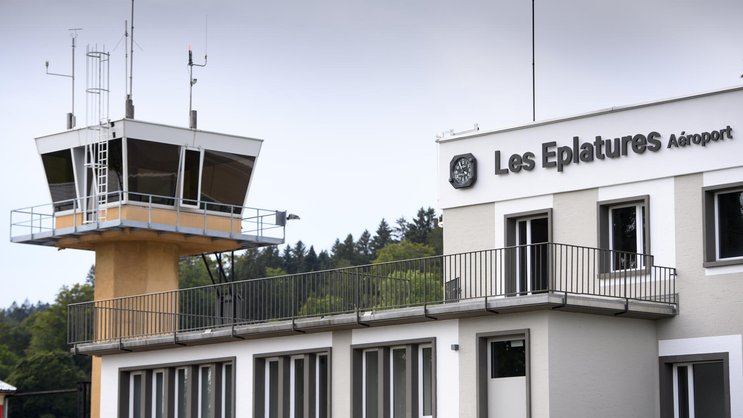 L’aéroport accueille des liaisons européennes liées notamment à l’industrie horlogère et mécanique.