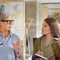 Toujours en activité même après la retraite: pour les seniors et les entreprises, cela peut présenter des avantages financiers.