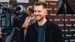 Timothée Duran, jeune entrepreneur neuchâtelois, est passé de l’échec de sa start-up Fleeps au succès fulgurant de Torks, dédiée aux abonnements d’e-bikes.