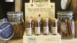 Des bâtonnets qui ressemblent aux Carambar, composés à plus de 95% de fruits de saison suisses.