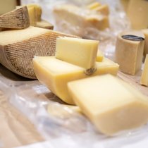 Les exportations suisses ont affiché leur plus bas niveau depuis mars 2024, poursuivant sur dix mois une évolution plate. (archive)