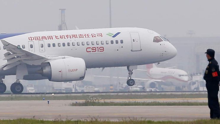 Le C919, premier avion moyen-courrier "made in China", a réalisé un vol inaugural à l'occasion d'un salon aéronautique dans le sud de la Chine. (archive)
