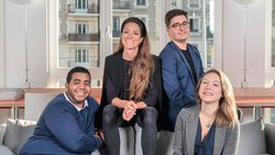 De g.. - dr.: Aziz Orfia, Anna Gräbner, Luis Miranda et Anaïs Muller.