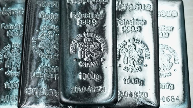L'argent s'échange à environ 73 dollars, loin de son pic de plus de 120 dollars atteint il y a deux mois. (archive)