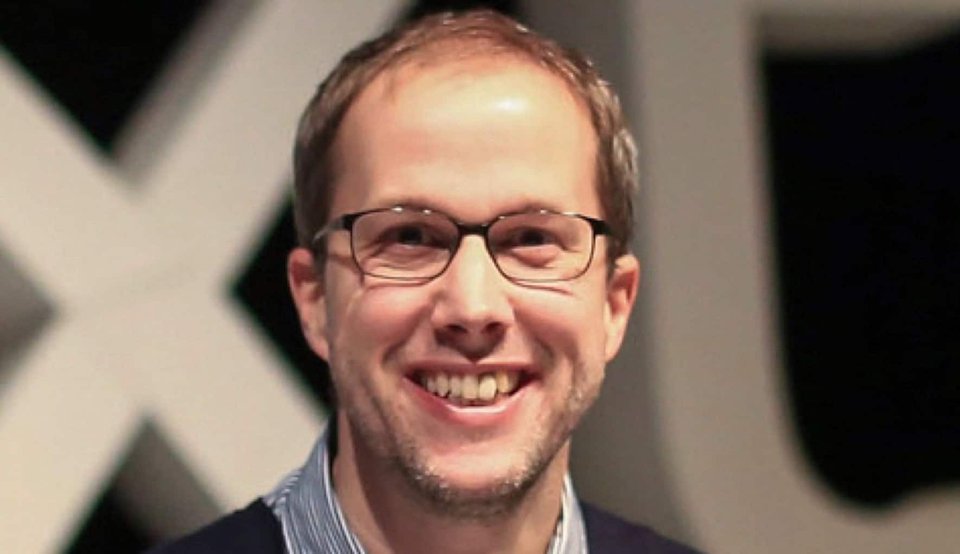 Avec Patrick Hertzog, les deux cofondateurs se complètent à merveille: comme CEO, Pedro Bados gère l’entreprise, le deuxième reste l’un des maîtres des produits comme User Experience (UX) Officer et membre de la direction.