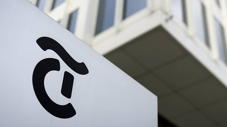 Le logo de Tamedia, une entreprise de TX Group, est photographie devant la Tour Edipresse ce mercredi 29 juillet 2020 a Lausanne. (KEYSTONE/Laurent Gillieron)