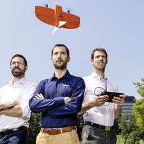 Elias Kleimann, Basil Weibel et Maximilian Boosfeld (de g. à dr.) disposent d’un savoir-faire unique dans le domaine du drone.