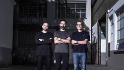 C'est durant le covid que Amr Sindi, Barth Nussbaumer, Manuel Emch (de gauche à droite) créent Kollokium. Leur projet: faire bouger les choses sur la scène horlogère.