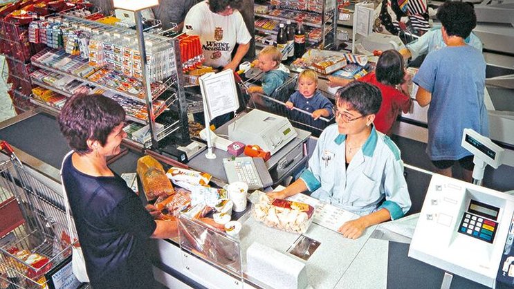 Dès les années 80, les distributeurs comme Coop ont considérablement augmenté leur assortiment dans les rayons des supermarchés.