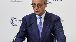 "Réparons et ravivons ensemble la confiance transatlantique", a appelé en anglais le chancelier allemand Friedrich Merz en direction des "amis américains" de l'Europe.