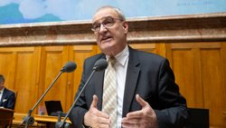A l'unanimité, le National a suivi le ministre de l'économie Guy Parmelin en acceptant la réforme de l'approvisionnement économique du pays (archives).