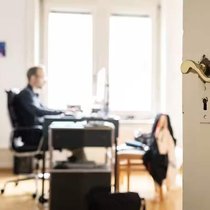 Le nombre d'offres d'emploi proposant la possibilité de travailler à domicile a presque quadruplé par rapport à la période précédant la pandémie.